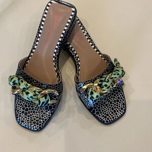 Betsey Johnson Sandel NWOT